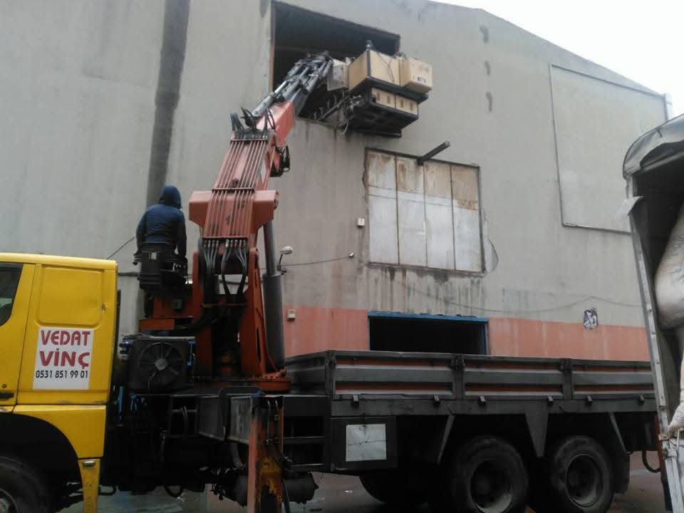 Fabrika vinç çalışması