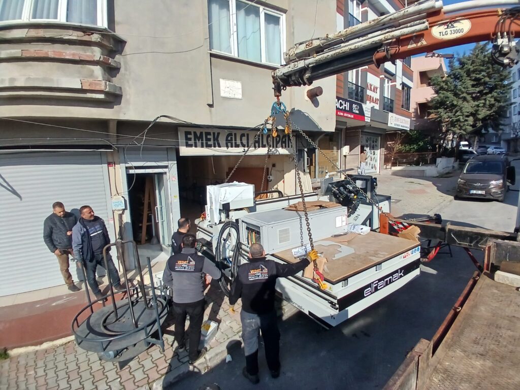 Fabrika ekipman montajı