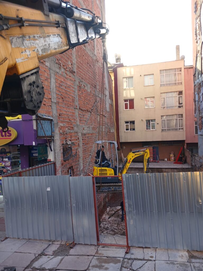 İş makinesi taşıma projesi