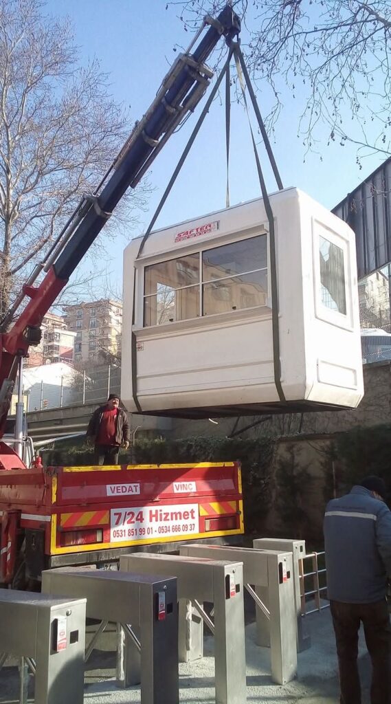 Konteyner kaldırma operasyonu